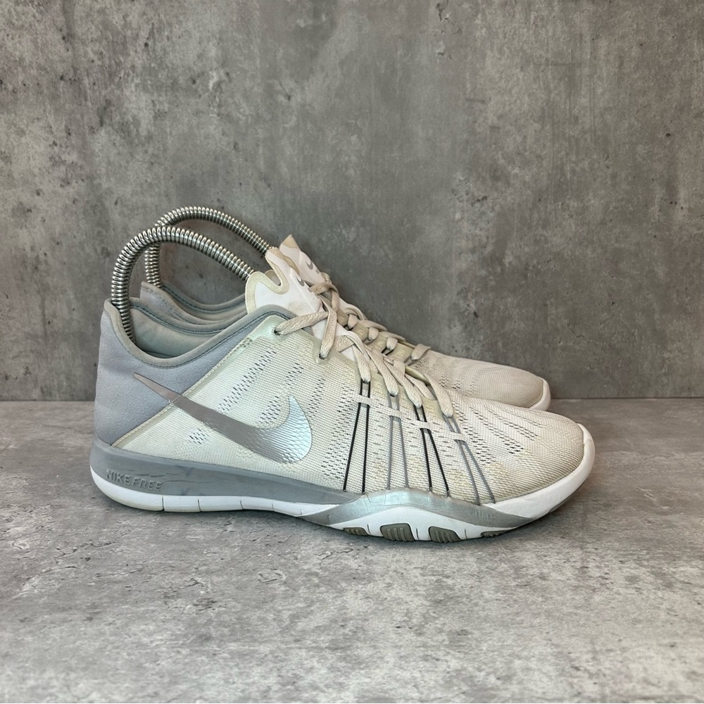 Nike Free Run TR 6 Running Shoes Womens sz 8 - White/grey